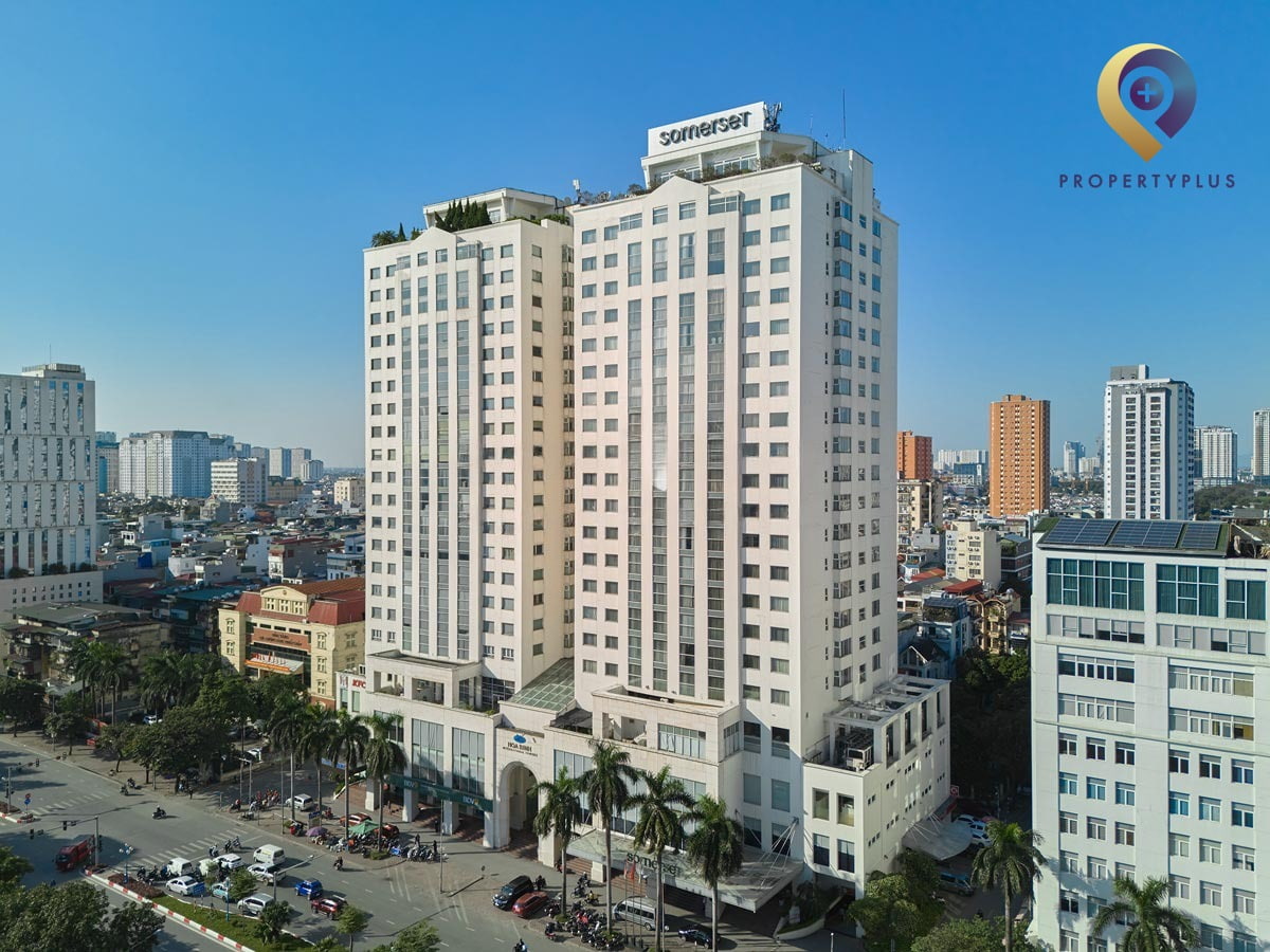 Tòa nhà Hòa Bình Tower nhìn từ góc khác, thể hiện quy mô và vị trí thuận tiện tại Hà Nội. - hình ảnh từ Property Plus